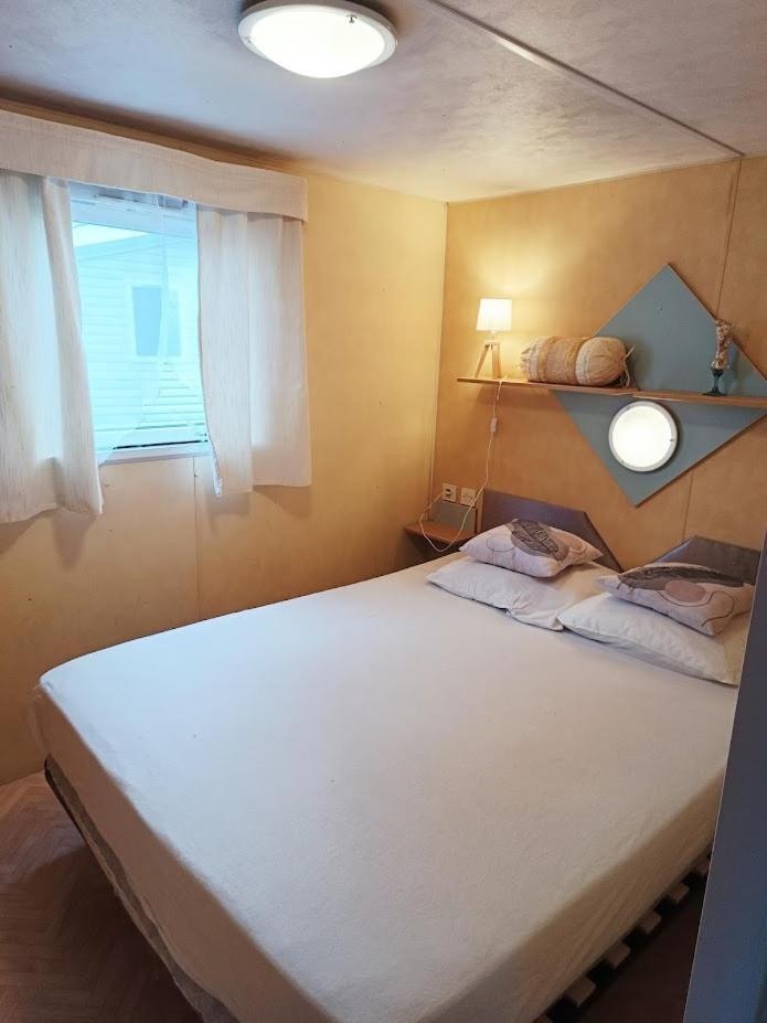 Mobilhome Oleron Simple Et Spacieux A 1Min De L'Ocean La Cotinière Kültér fotó
